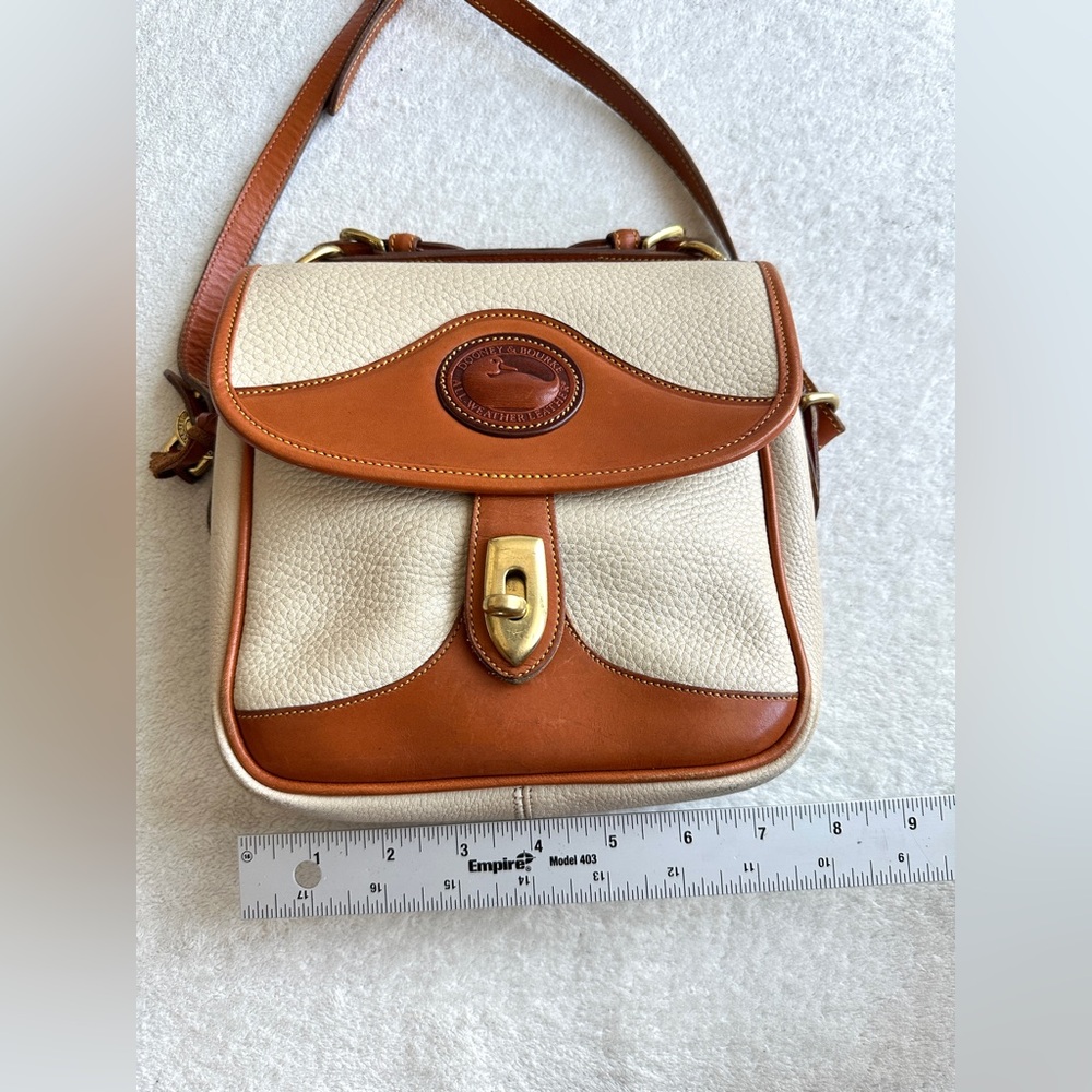 Dooney & Bourke Vintage Crossbody Bag in Ivory and British Tan Classic - Picture 12 of 17
